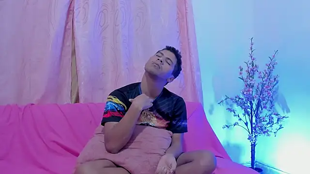 Snapshot of Peter_boys_1 chatting on December 1, 2025, 5:12 am Peter boys 1 online show from December 1, 2025, 5:12 am