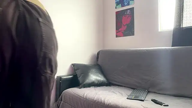 liorvante online show from February 15, 2026, 1:31 pm