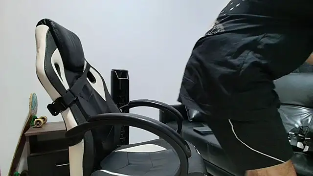 liorvante online show from March 5, 2026, 1:01 am