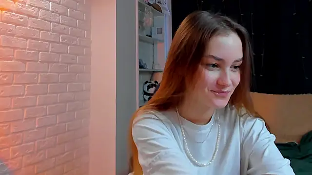 LouiseFlower  online show from November 30, 2025, 7:12 am