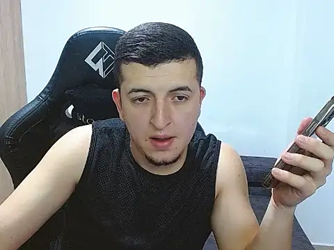 Liam jones10 online show from November 30, 2025, 4:38 am