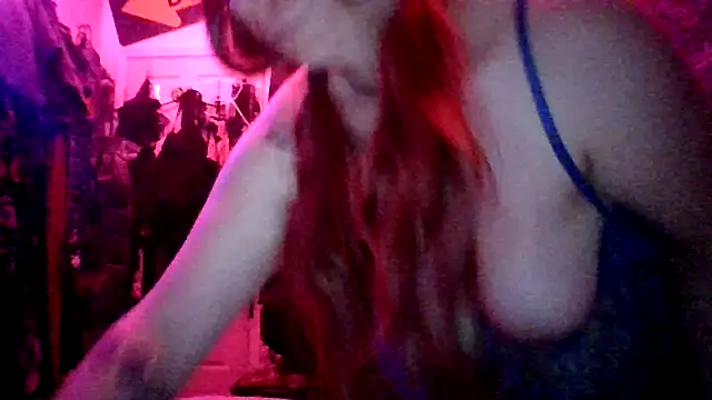 spunfoxxx online show from December 18, 2025, 7:42 pm