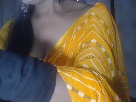 Hotronita123 online show from February 5, 2026, 11:04 am