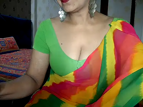 Snapshot of Hotronita123 chatting on June 15, 2026, 5:37 pm Hotronita123 online show from June 15, 2026, 5:37 pm