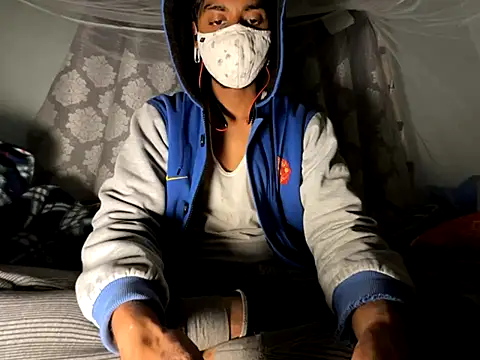 hunterboy2001 online show from November 30, 2025, 4:11 pm