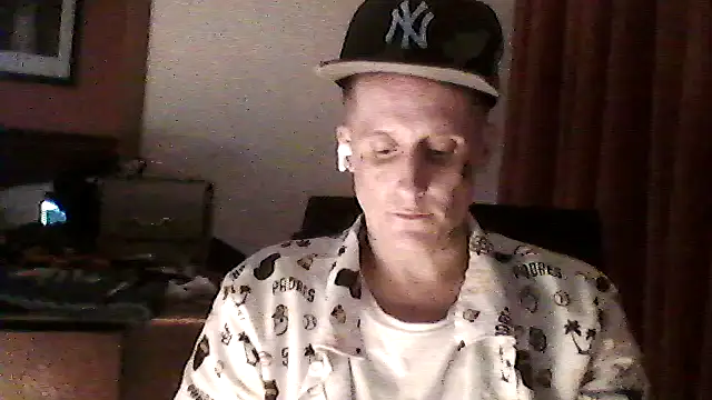 lottatoxicshyt online show from June 1, 2026, 10:06 am