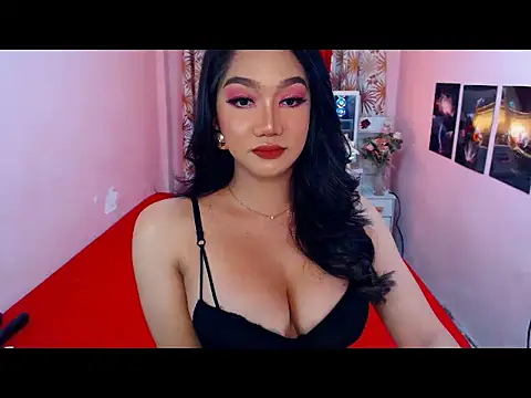 Snapshot of UrScreenGoddess chatting on June 3, 2026, 12:13 am UrScreenGoddess online show from June 3, 2026, 12:13 am