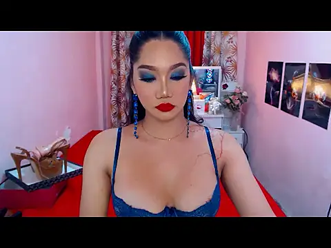 Snapshot of UrScreenGoddess chatting on June 4, 2026, 12:38 am UrScreenGoddess online show from June 4, 2026, 12:38 am