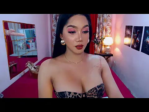 Snapshot of UrScreenGoddess chatting on June 10, 2026, 2:45 am UrScreenGoddess online show from June 10, 2026, 2:45 am