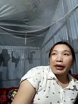 Snapshot of Evelyn-n chatting on March 21, 2026, 12:32 pm Evelyn-n online show from March 21, 2026, 12:32 pm