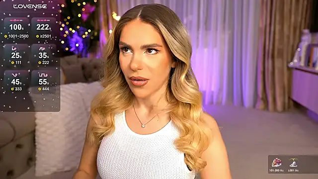 ChloeVelvetx online show from December 19, 2025, 9:33 pm