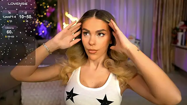 ChloeVelvetx online show from December 22, 2025, 10:40 pm