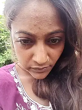 Snapshot of dusky_diva_d chatting on August 4, 2026, 4:37 am dusky diva d online show from August 4, 2026, 4:37 am