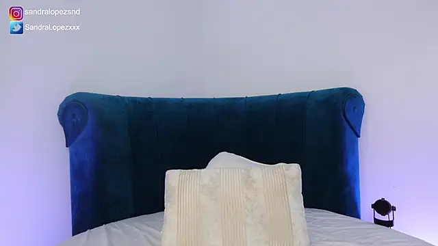 SandraLopezxx online show from February 22, 2025, 9:48 pm