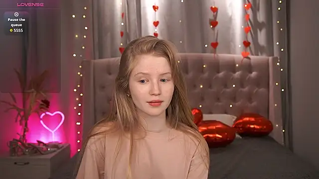 LilianHoward online show from February 13, 2026, 12:34 pm