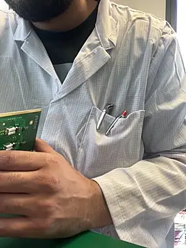 grosqueue3838 online show from April 9, 2026, 9:15 am