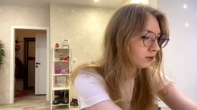 MargyDejong online show from December 16, 2025, 2:11 pm