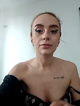 ellie-blue online show from December 1, 2025, 9:14 am