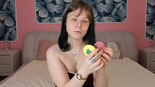 YONA WINK online show from March 6, 2026, 9:00 pm