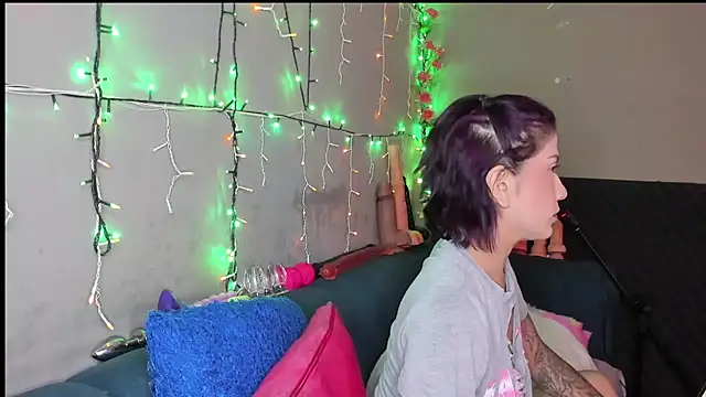 Shadia Squirt online show from October 5, 2025, 4:33 am