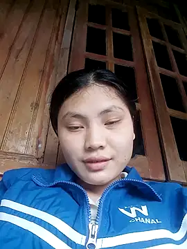 Snapshot of Hilary-123 chatting on April 20, 2026, 12:57 am Hilary-123 online show from April 20, 2026, 12:57 am