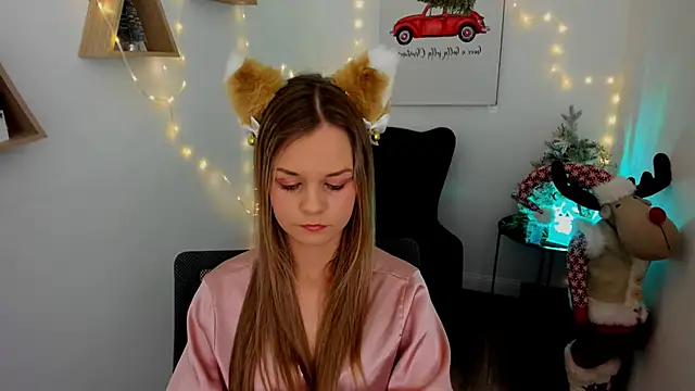 Snapshot of MidnighteAura chatting on December 18, 2025, 6:14 pm MidnighteAura online show from December 18, 2025, 6:14 pm