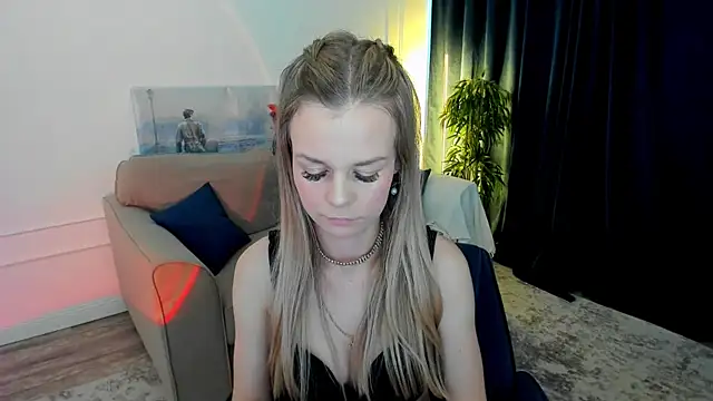 MidnighteAura online show from May 20, 2026, 11:27 am