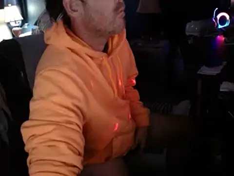 Snapshot of BamaBoi40AL chatting on December 1, 2025, 8:52 am BamaBoi40AL online show from December 1, 2025, 8:52 am