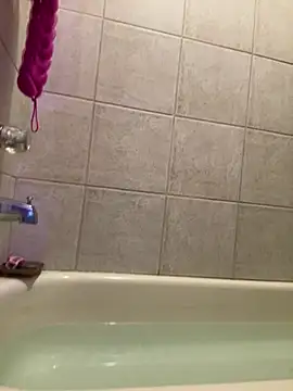 Snapshot of BamaBoi40AL chatting on January 15, 2026, 12:26 am BamaBoi40AL online show from January 15, 2026, 12:26 am