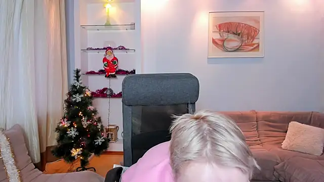 KamillaJei online show from December 17, 2025, 6:19 am