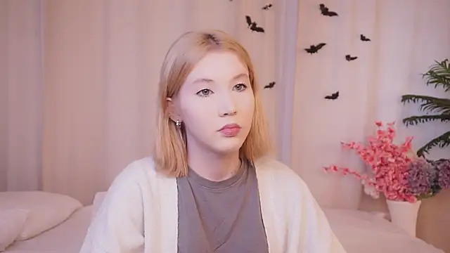 DonitaTerranova online show from December 2, 2025, 8:41 am