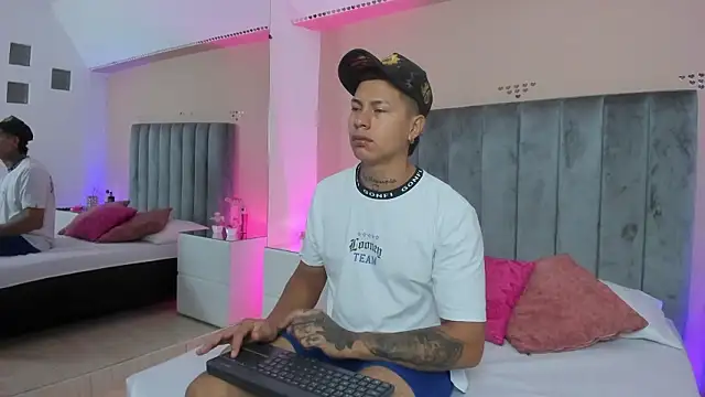 kaylaa sex online show from March 5, 2026, 1:18 pm