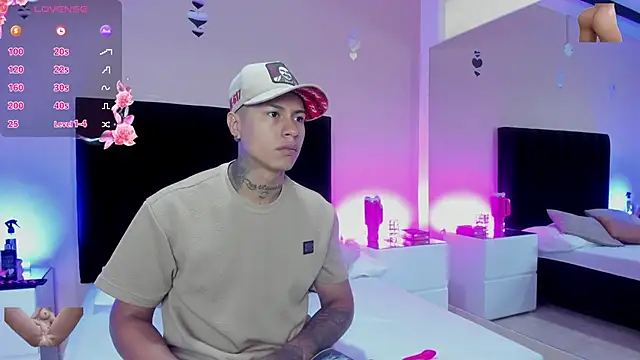 kaylaa sex online show from April 13, 2026, 12:43 pm