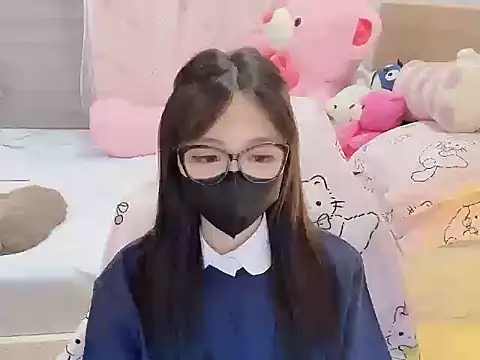 Yuyu-baobei online show from December 1, 2025, 6:24 pm