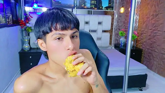 StormLuxX online show from January 6, 2026, 10:01 pm