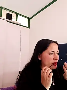 MisNicol online show from February 3, 2026, 9:53 pm