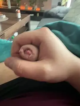 Snapshot of en93000 chatting on February 7, 2026, 1:04 pm en93000 online show from February 7, 2026, 1:04 pm