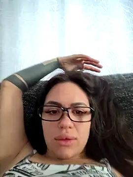 SiennaLuxexx online show from April 12, 2026, 11:15 am