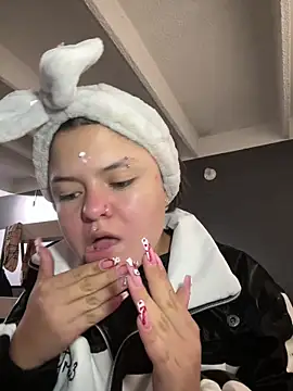 Camila Duarte2 online show from February 9, 2026, 1:37 pm