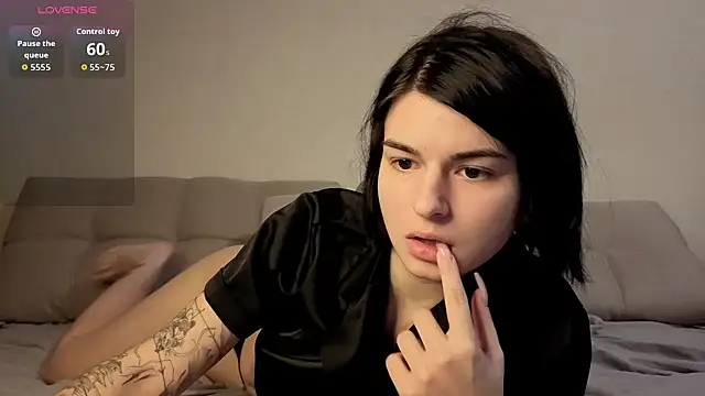 Snapshot of lololozhechka chatting on December 2, 2025, 6:25 pm lololozhechka online show from December 2, 2025, 6:25 pm