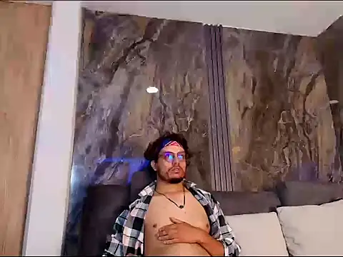 EnzoDarkwood online show from December 2, 2025, 1:39 pm