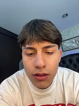 Snapshot of Lander_Cruz chatting on February 19, 2026, 8:27 pm Lander Cruz online show from February 19, 2026, 8:27 pm