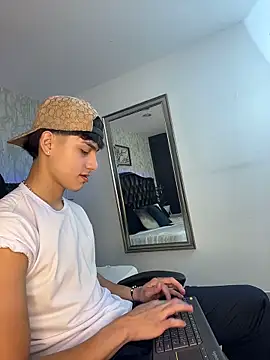 Snapshot of Lander_Cruz chatting on February 27, 2026, 6:08 pm Lander Cruz online show from February 27, 2026, 6:08 pm