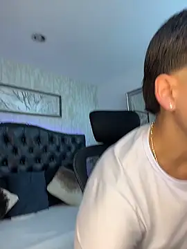 Snapshot of Lander_Cruz chatting on March 2, 2026, 7:54 pm Lander Cruz online show from March 2, 2026, 7:54 pm