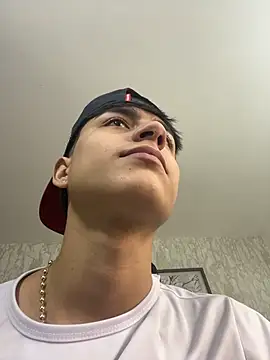 Lander Cruz online show from March 31, 2026, 8:42 pm