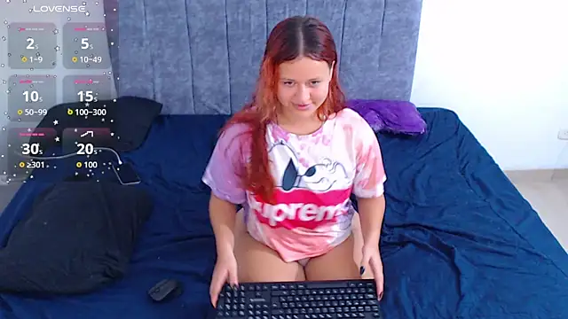 hottie couplee online show from April 8, 2026, 11:37 pm