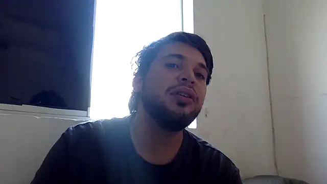 yourlatinhot online show from May 31, 2026, 10:44 pm