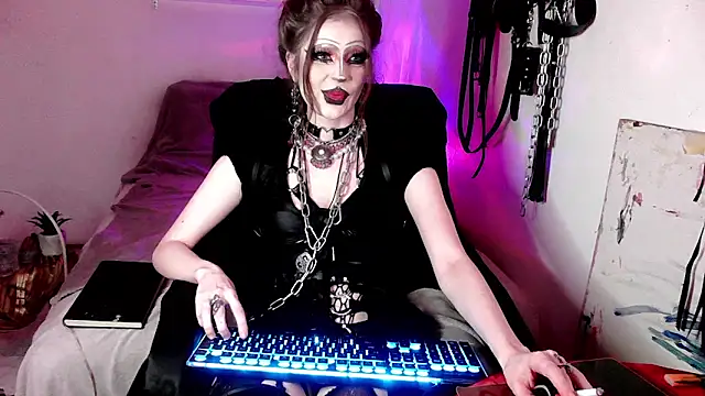 EmpressMorrigan online show from March 8, 2026, 2:43 pm