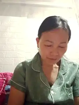 Lili-123k online show from April 19, 2026, 8:02 am