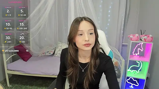 LunaPierce online show from December 3, 2025, 1:53 pm